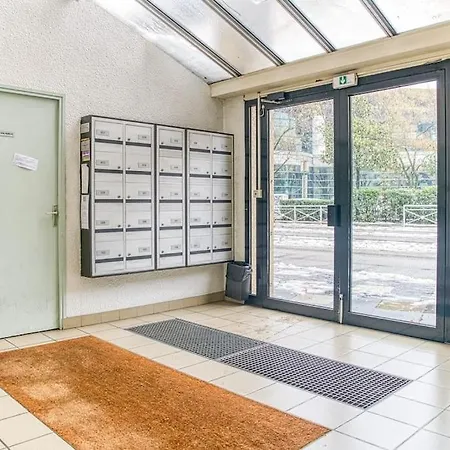 Апартаменты 50m Gem - 400m Gare: Garage Prive, Terrasse, Wifi *