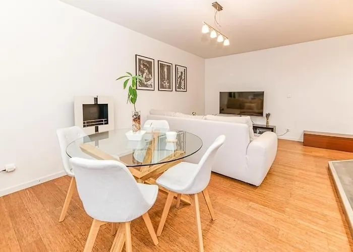 Appartement 50m Gem - 400m Gare: Garage Privé, Terrasse, Wifi *