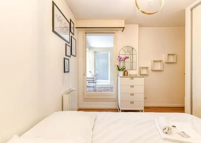 Apartament 50m Gem - 400m Gare: Garage Prive, Terrasse, Wifi