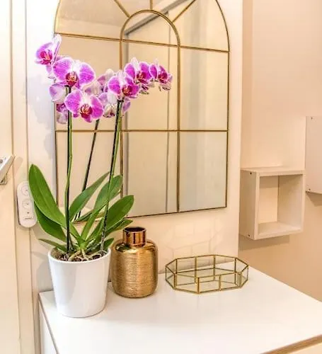 Апартаменты 50m Gem - 400m Gare: Garage Prive, Terrasse, Wifi